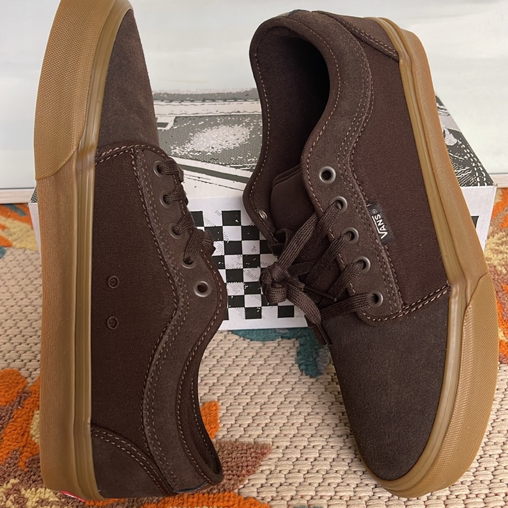 Vans Men’s Skate Chukka Low
Dark Brown/Gum
VN0A4BX4BF3
Sneakers - Picture 12 of 16